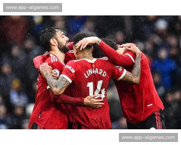 纽卡斯尔联vs曼联赛前分析：中场肋部空档成攻防关键