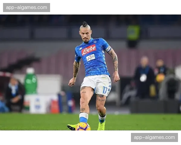 通讯：沙尔克04传奇中场马克斯·迈尔宣布将于赛季末挂靴